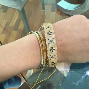 Gorgeous Eye Candy Gold Bangle